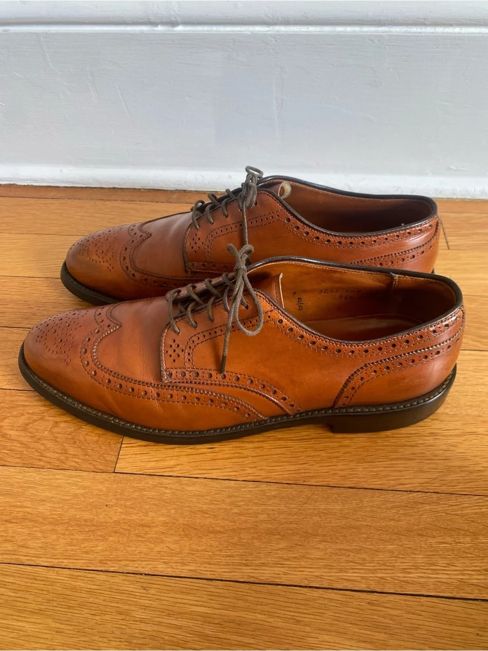 Alden Men's Tan Leather Wingtip Brogue Oxfords